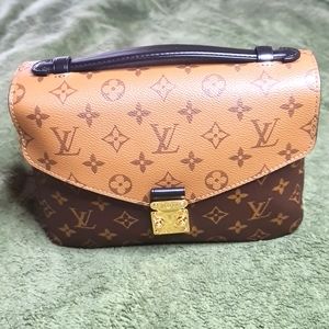 Auth 2019 LV Metis Reverse Monogram.